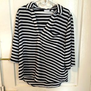 Ladies v neck lightweight shirt